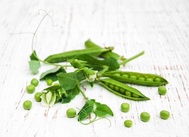Green peas with leaf and flower