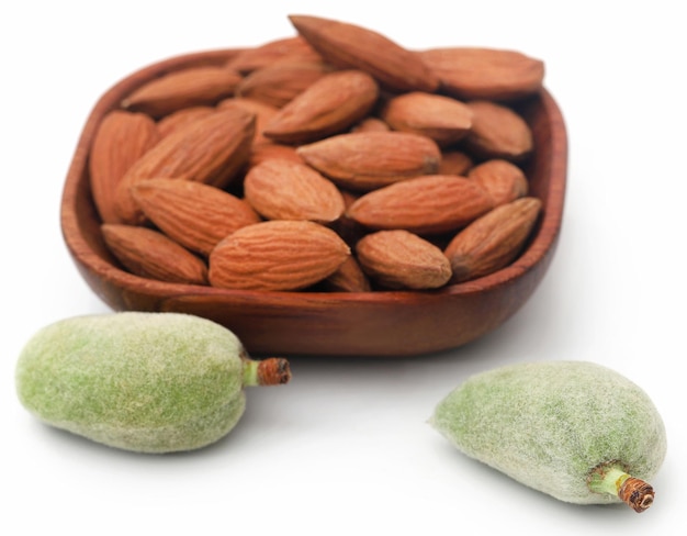 Green and peeled almond