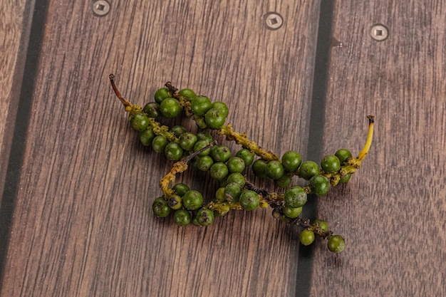 Foto masso di mais di peperoncino verde isolato