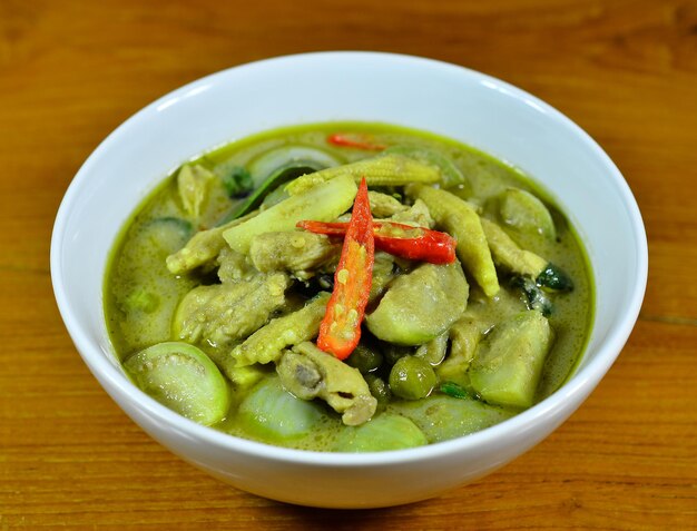 Photo green pork curry thai cuisine