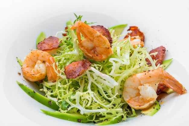 Green salad with shrimps