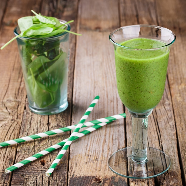 Green smoothie with spinach and kiwi.Summer party drink.