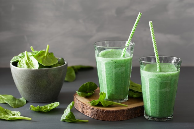 Green spinach smoothie with spirulina, chia seed, lime, apple