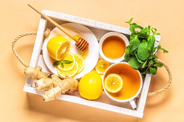 Green tea with lemon and honey