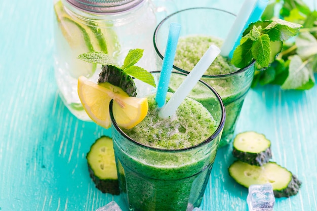 Green vegetable smoothie