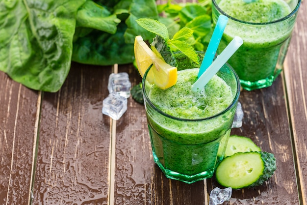 Green vegetable smoothie