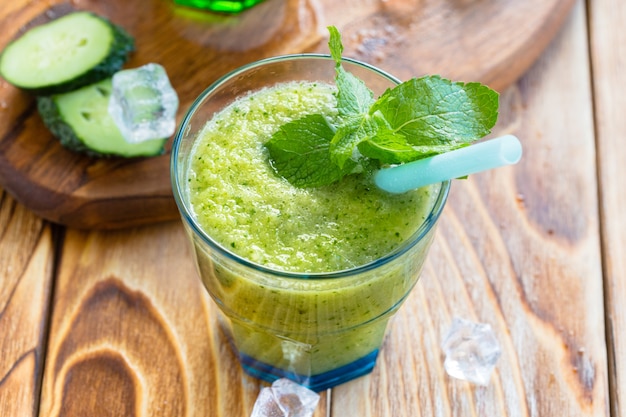 Green vegetable smoothie