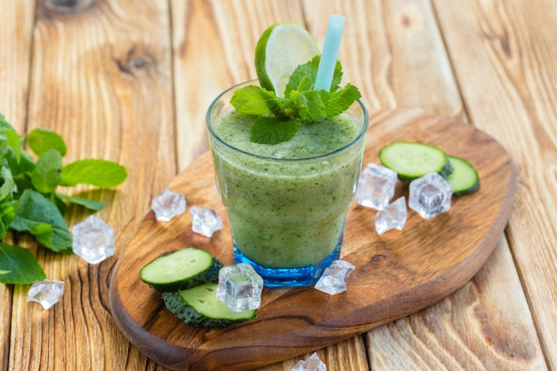 Green vegetable smoothie