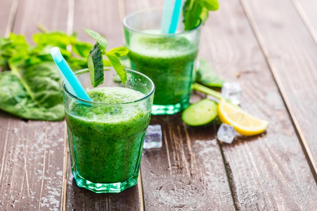 Green vegetable smoothie