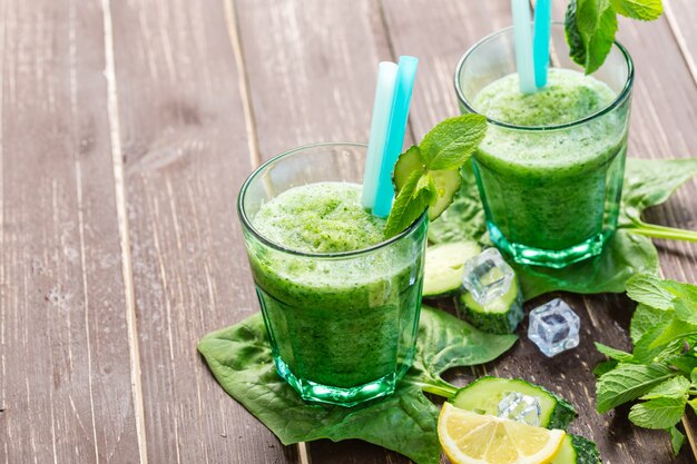 Green vegetable smoothie