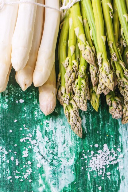 Photo green and white asparagus