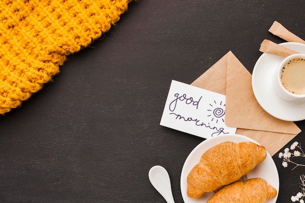 Foto biglietto d'auguri e colazione