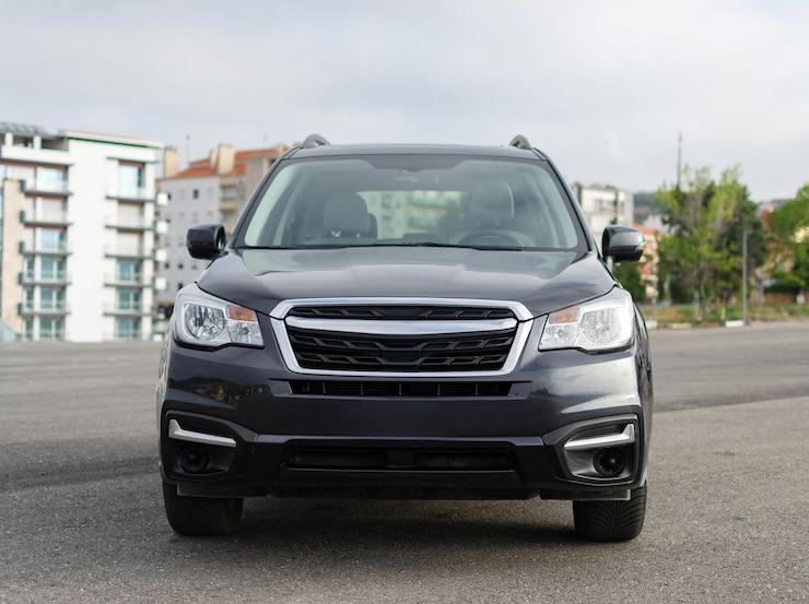 Photo grey suv auto power luxury model shiny polished stationary vehicle on the road