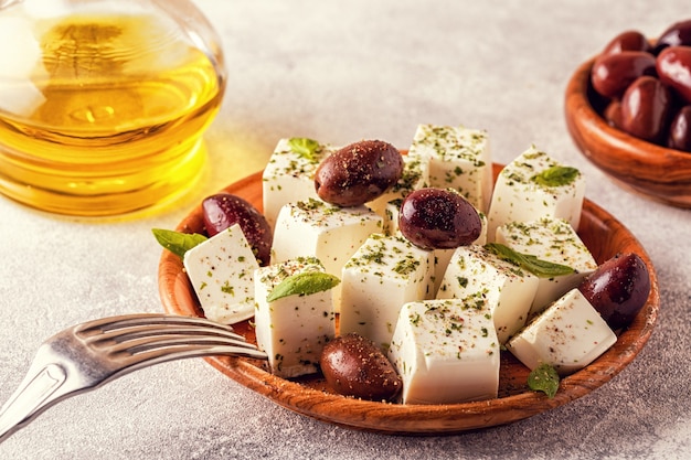 Griekse kaasfeta met oregano en olijven