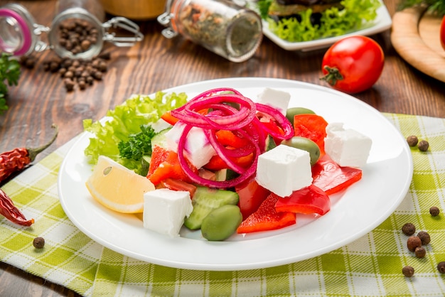 Griekse salade. Lekker en gezond eten