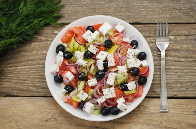 Griekse salade op een bord