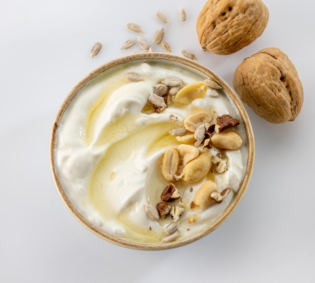 Griekse yoghurt met honingsiroop en noten