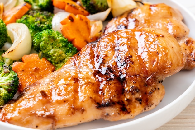 griled chicken breast steak with vegetable