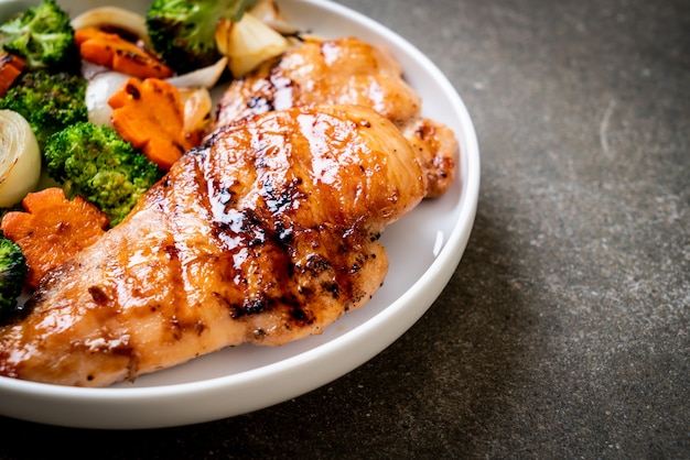 griled chicken breast steak with vegetable