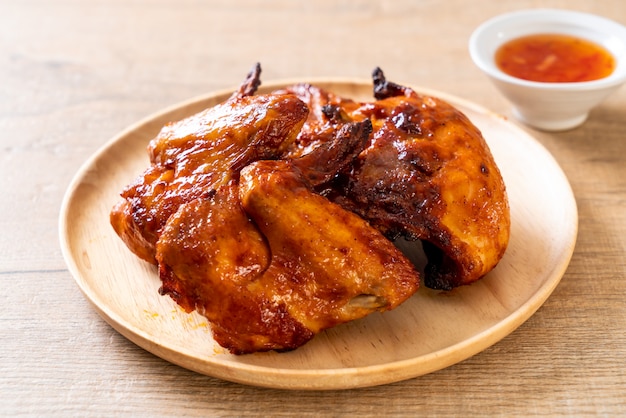 Grilled and barbecue chicken