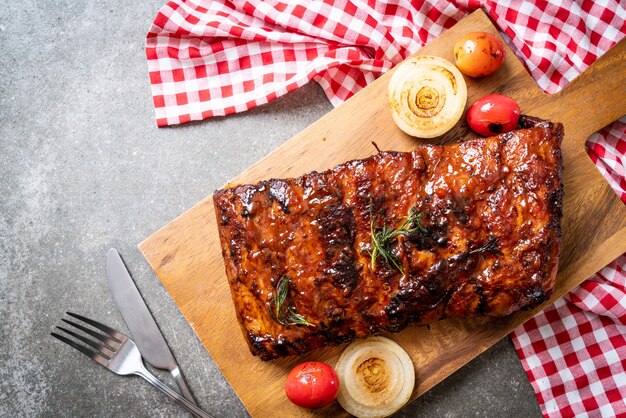 grilled barbecue pork ribs