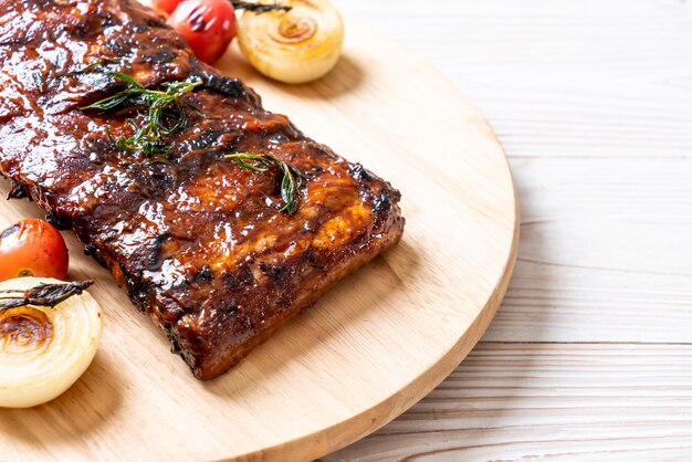 Photo grilled barbecue pork ribs