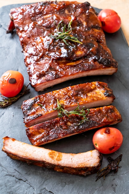 Photo grilled barbecue ribs pork