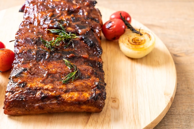 Photo grilled barbecue ribs pork