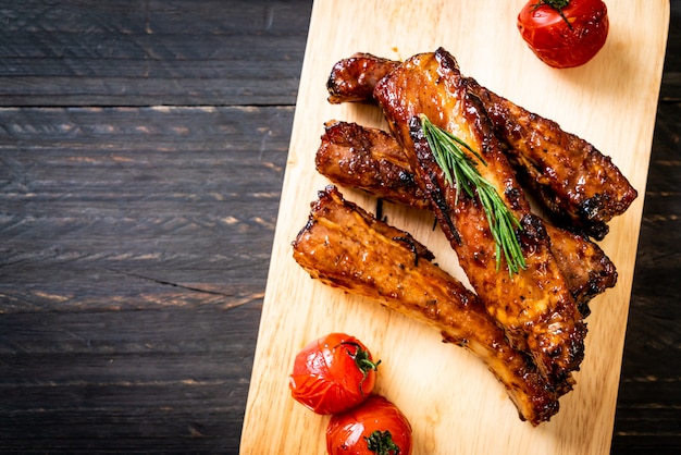 Photo grilled barbecue ribs pork