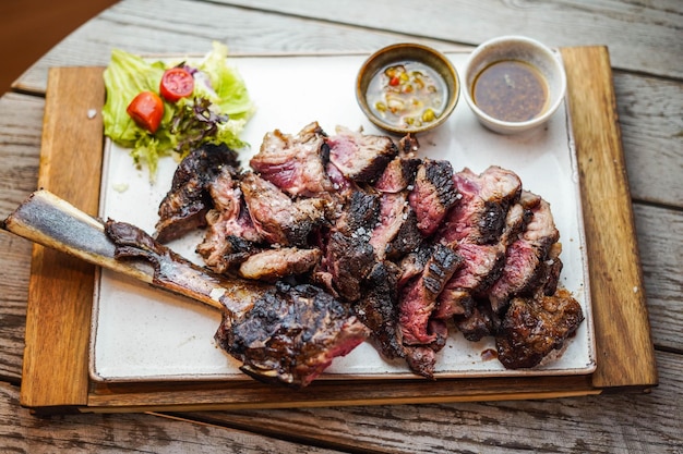 Grilled beef of excellent quality in a fancy restaurant.