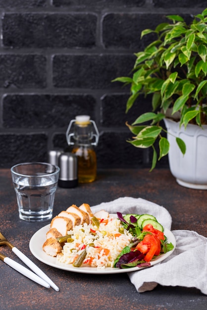 Petto di pollo grigliato con riso