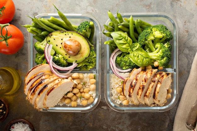 Photo grilled chicken meal prep containers