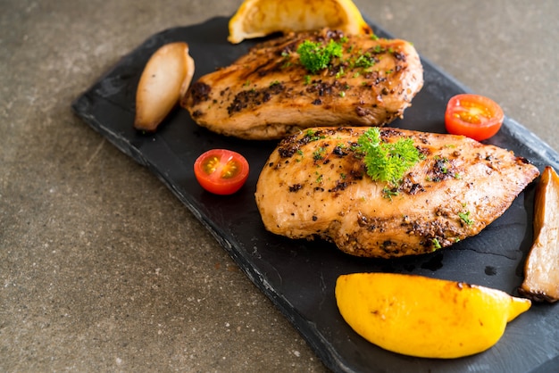 Photo grilled chicken steak