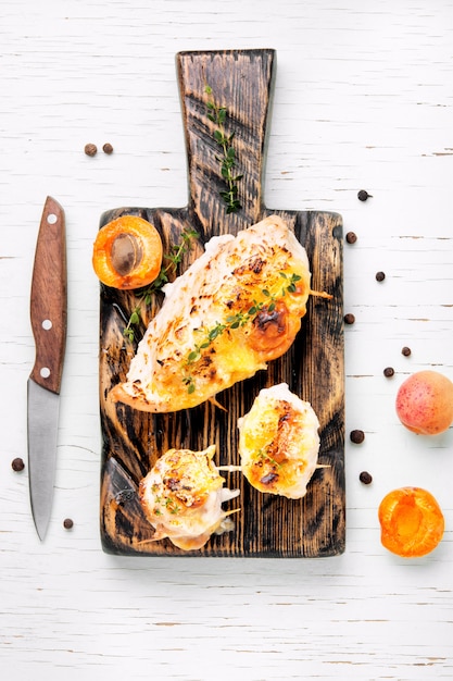 Grilled chicken with apricot