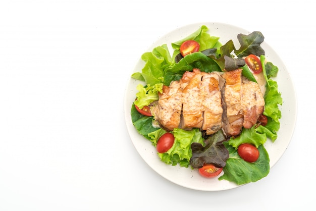 grilled chicken with salad vegetable