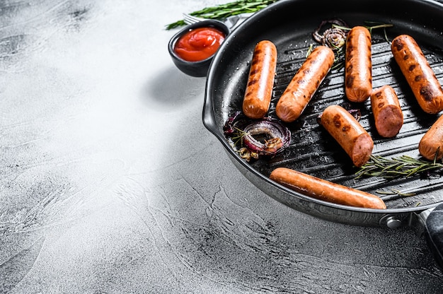 Photo grilled classic pork sausages with spices