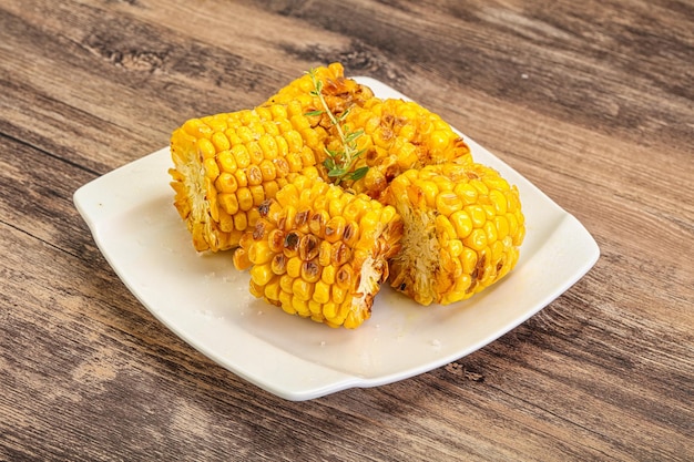 Grilled corn with oil and salt