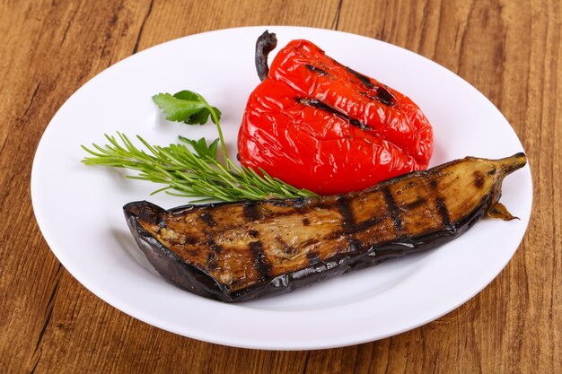 Grilled eggplant with bell pepper