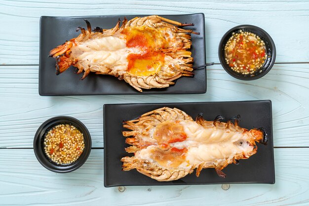 Grilled Fresh Giant River Prawn with Spicy Seafood Dipping Sauce