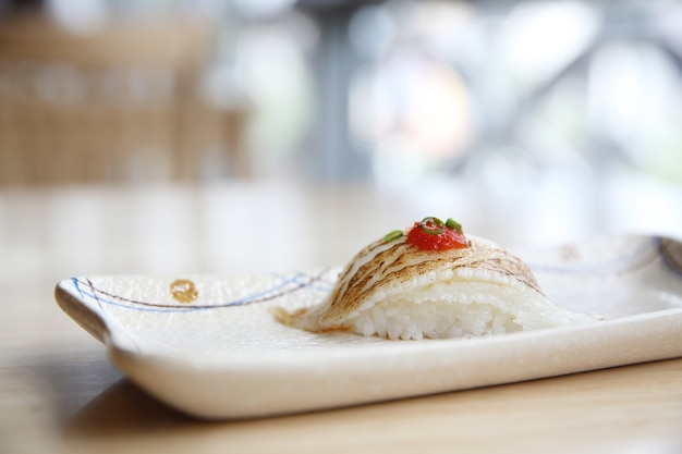 オヒョウ寿司のグリル日本食