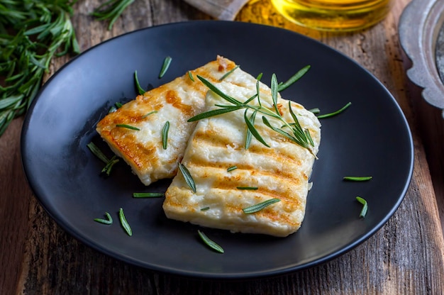 Grilled halloumi cheese. Fried halloumi cheese.