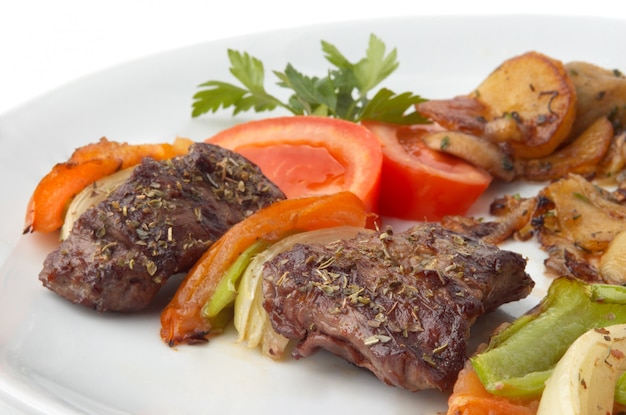 Grilled kebab with vegetables 