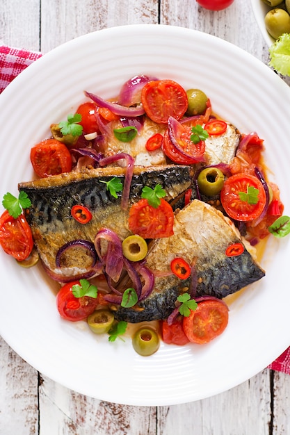 Grilled mackerel with vegetables in Mediterranean style