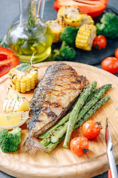 grilled mackerel with vegetables