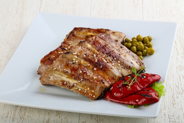 Photo grilled pork ribs