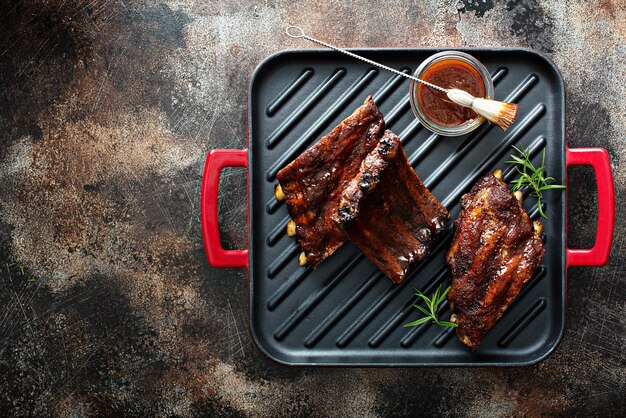 Grilled ribs with barbeque sauce