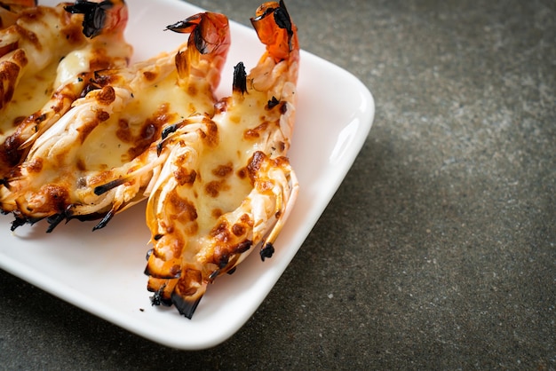 Grilled river prawns or shrimps with cheese