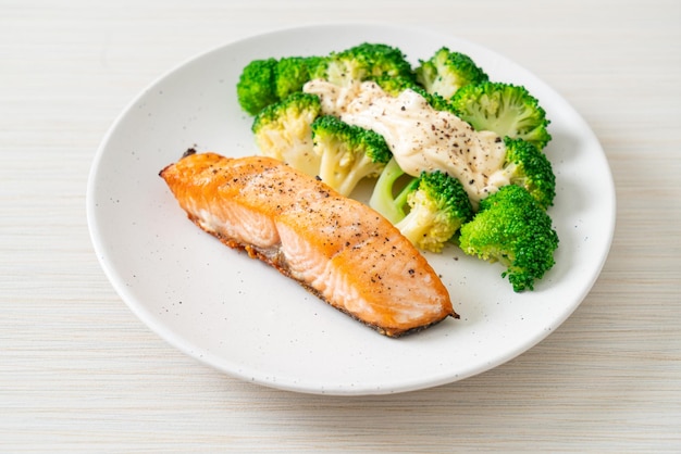 Grilled salmon fillet steak with broccoli