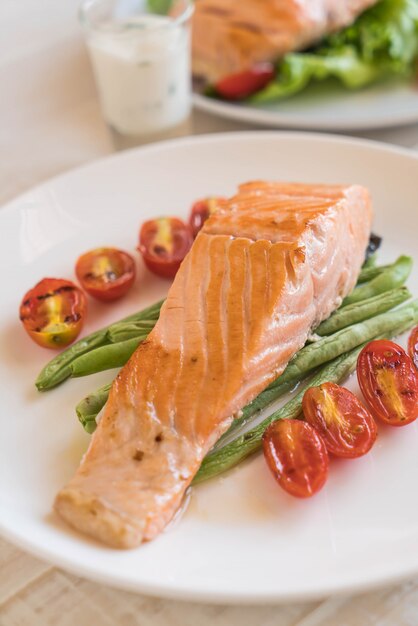 grilled salmon steak 