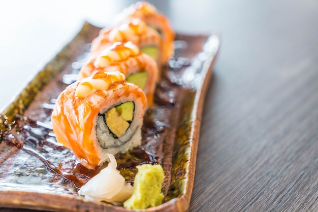 grilled salmon sushi roll